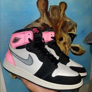 Jordan 1 “Valentines”